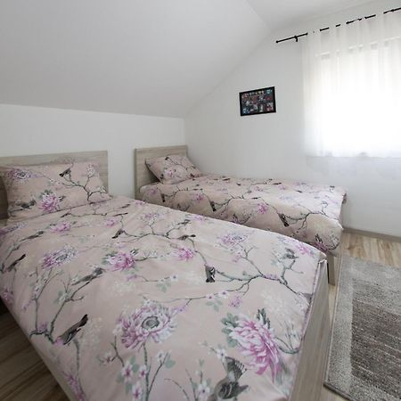 Apartment Kalimero Оточац Экстерьер фото