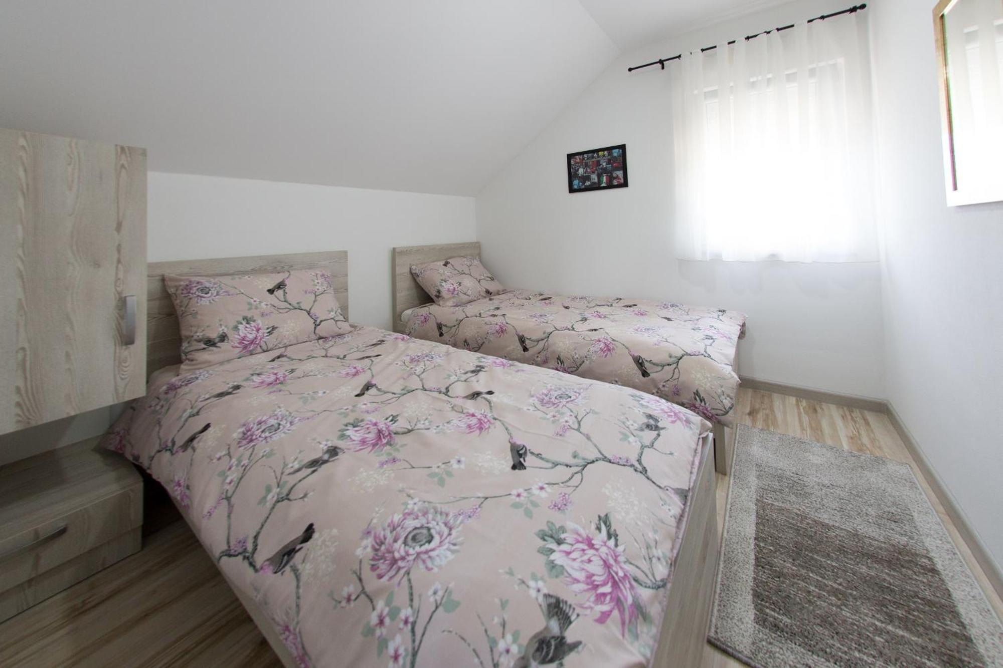 Apartment Kalimero Оточац Экстерьер фото